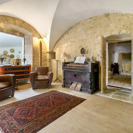 Chateau- La Providence * Satillieu